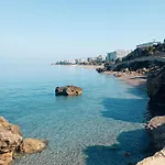 By The Sea Apartament *