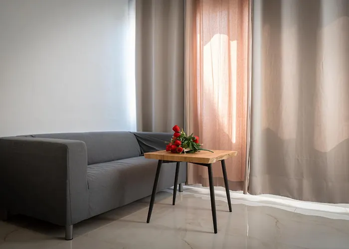 By The Sea アパート